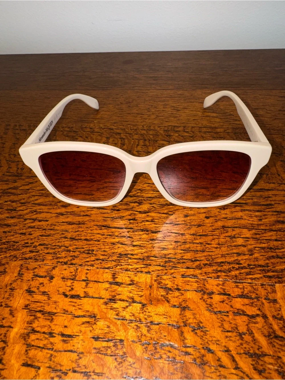 NWOT Alexander McQueen White/Cream Sunglasses with Pink Gradient Lenses